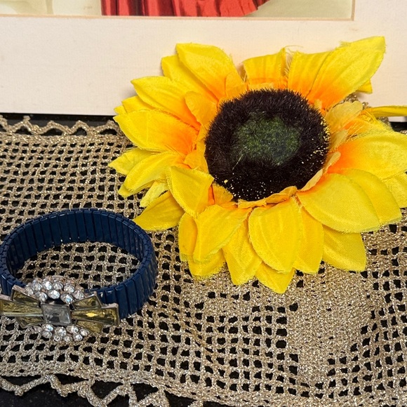 BCBGeneration Le Piaget Stretch Women's Bracelet - Picture 7 of 11